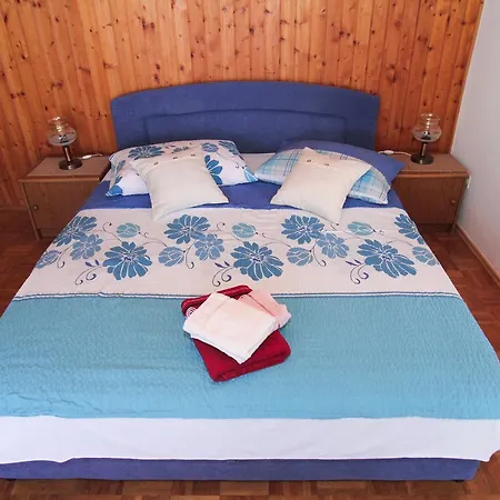 Vatrogasac Apartament Sveti Filip i Jakov