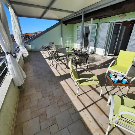 Vatrogasac Apartman Sveti Filip i Jakov